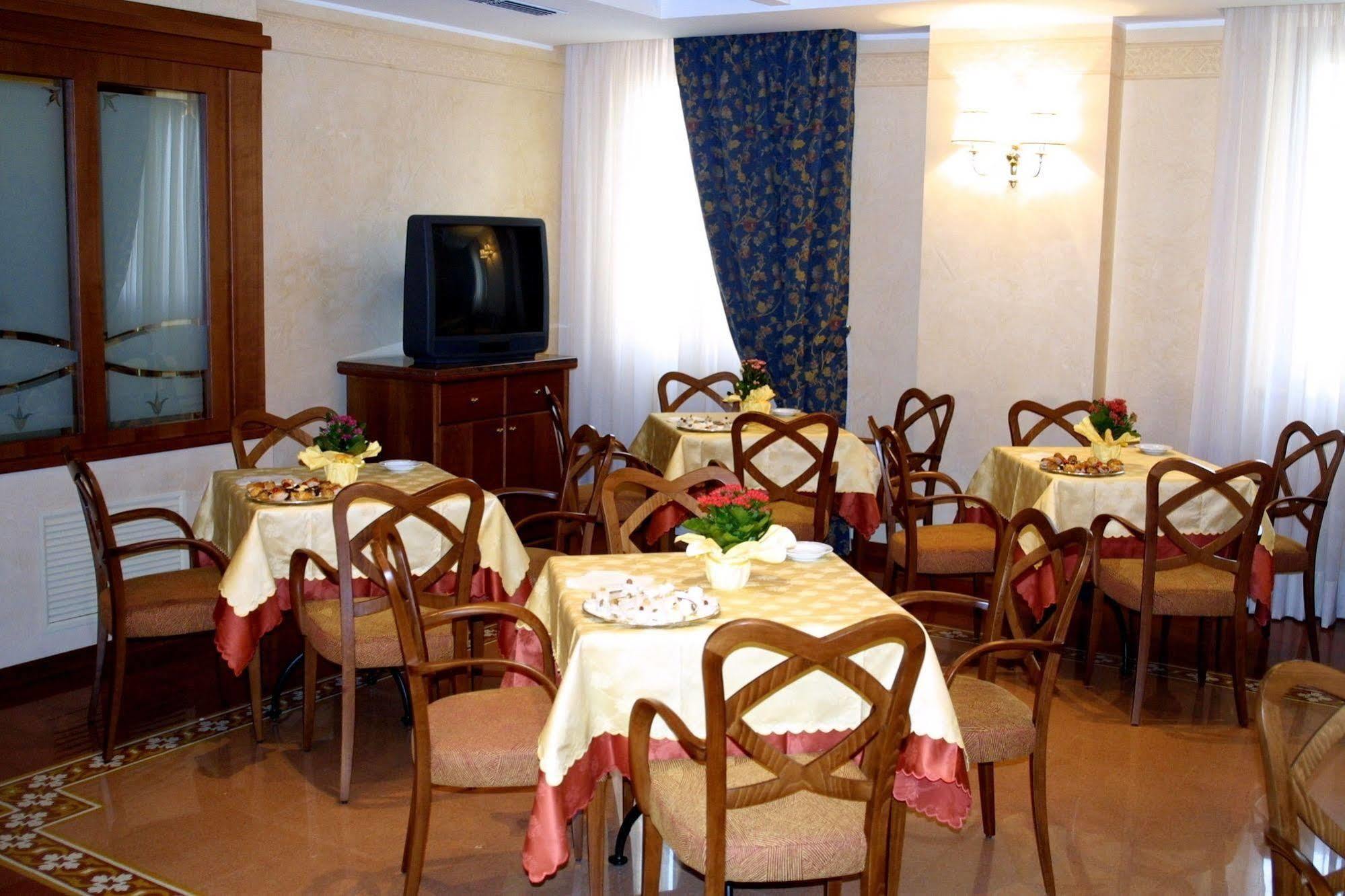 Hotel Antico Masetto Lamporecchio Restoran fotoğraf